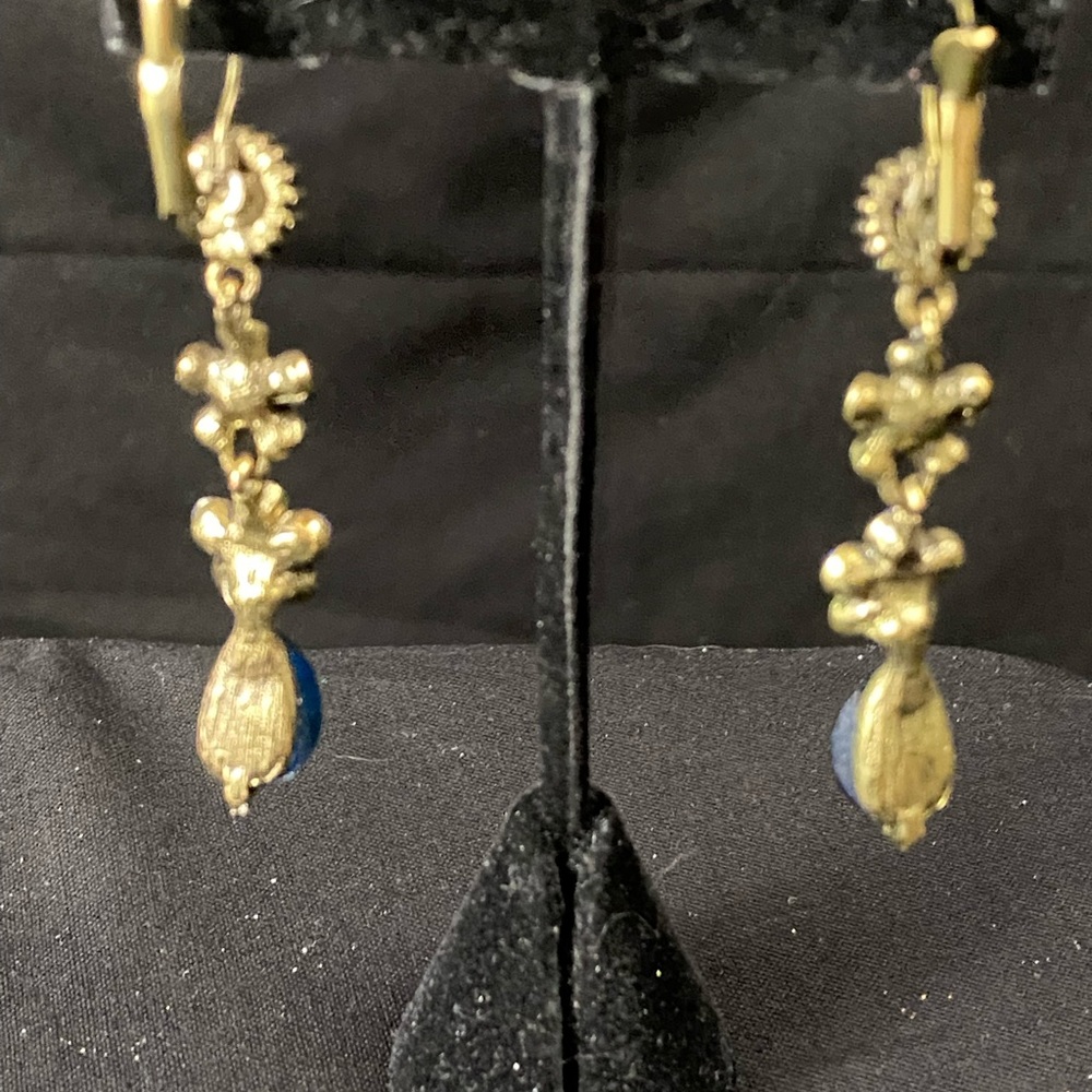 Long blue stone dangle pierced earrings - Picture 2 of 3